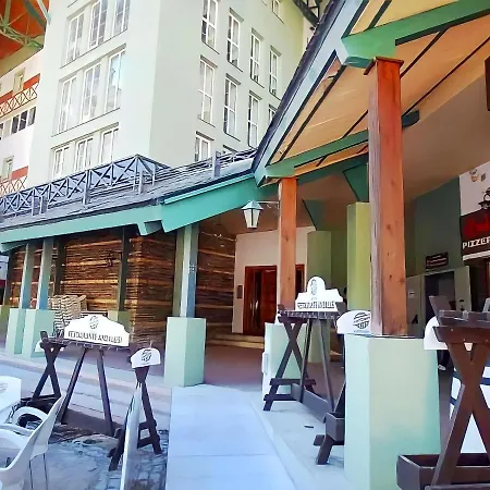 En Edificio Mont Blanc Garaje Sierra Nevada