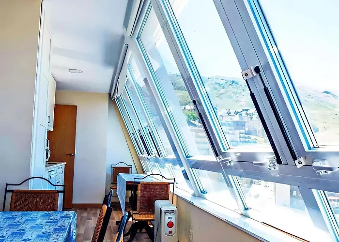 Szálloda En Edificio Mont Blanc Garaje