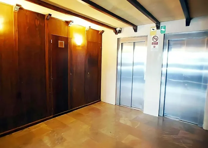 En Edificio Mont Blanc Garaje Szálloda