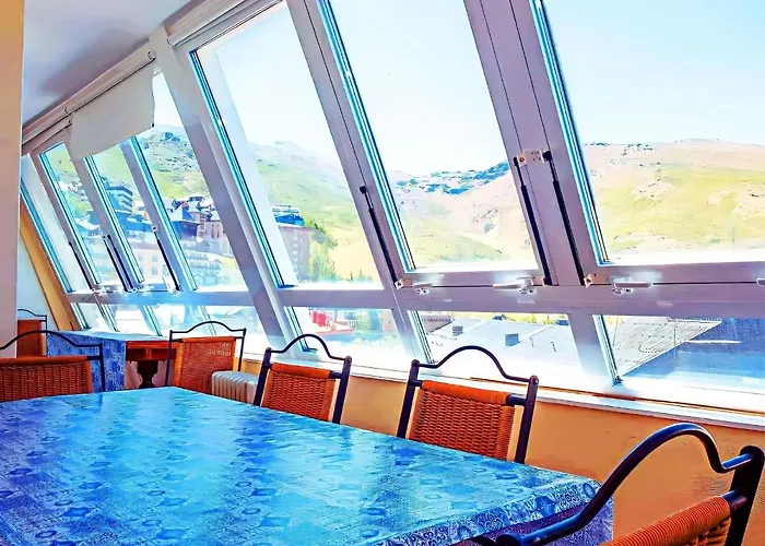 Szálloda En Edificio Mont Blanc Garaje