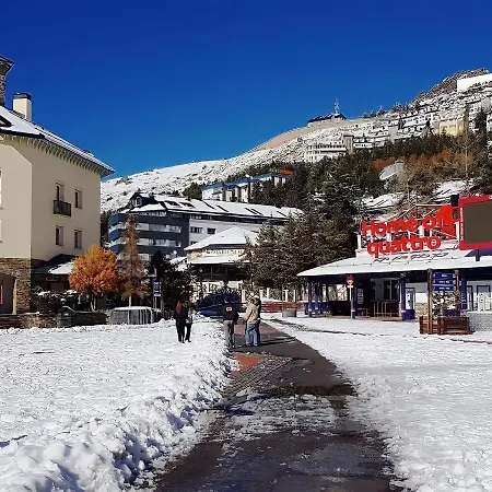 En Edificio Mont Blanc Garaje Hotel *